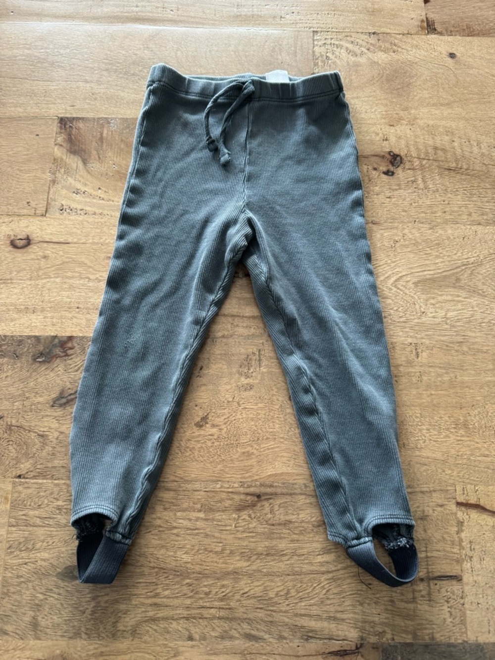 Zara Kids Gray Ribbed Stirrup legging Pants size 12-18 months neutral